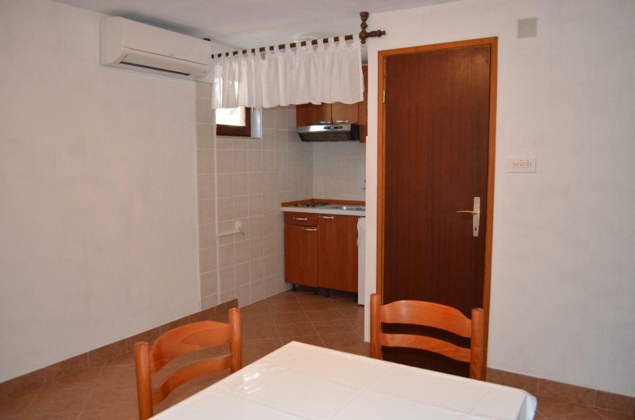 Holiday Home Garina Draga Bašćanska Exteriér fotografie